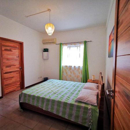 Oceanside Licenced Tourist Residence Flic-en-Flacq Zewnętrze zdjęcie