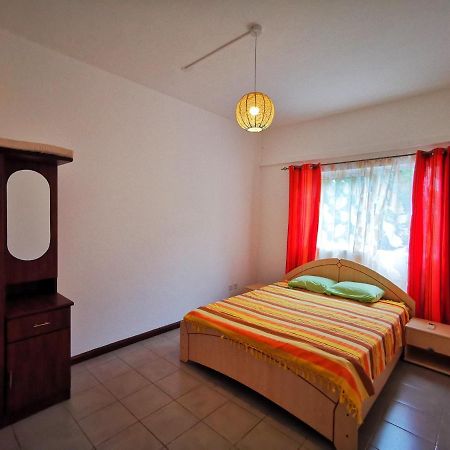 Oceanside Licenced Tourist Residence Flic-en-Flacq Zewnętrze zdjęcie