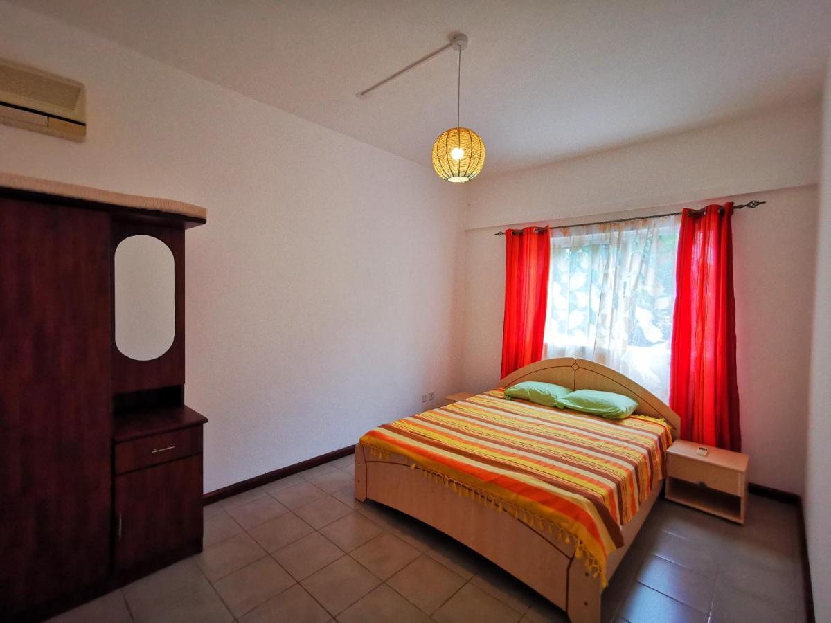 Oceanside Licenced Tourist Residence Flic-en-Flacq Zewnętrze zdjęcie